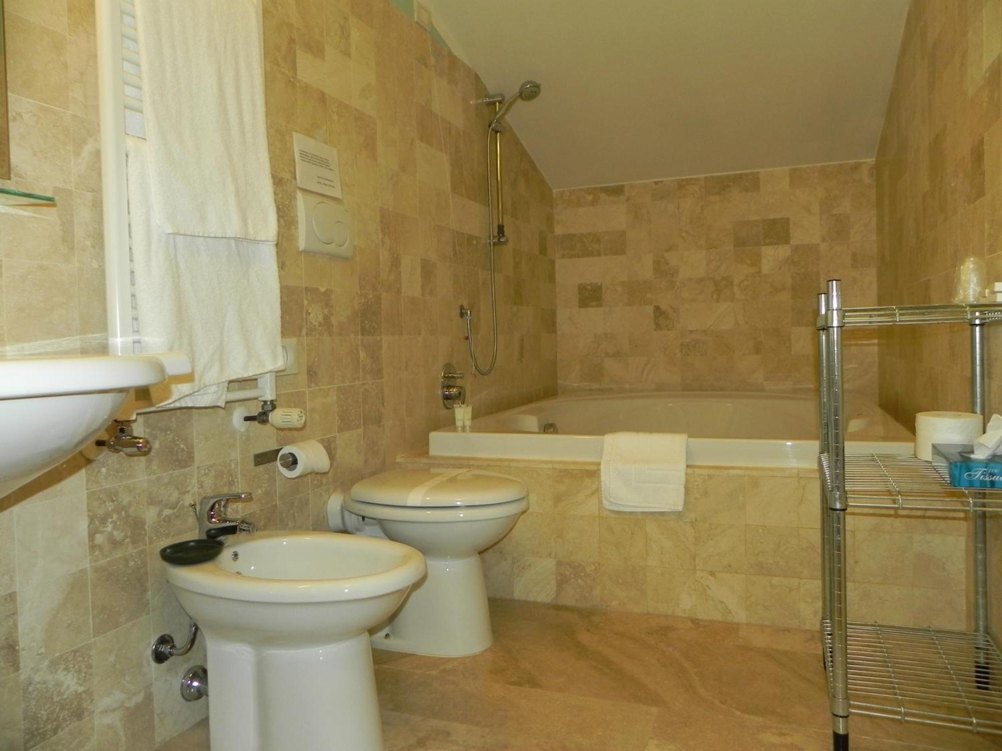 Hotel Poggio Bertino 2*